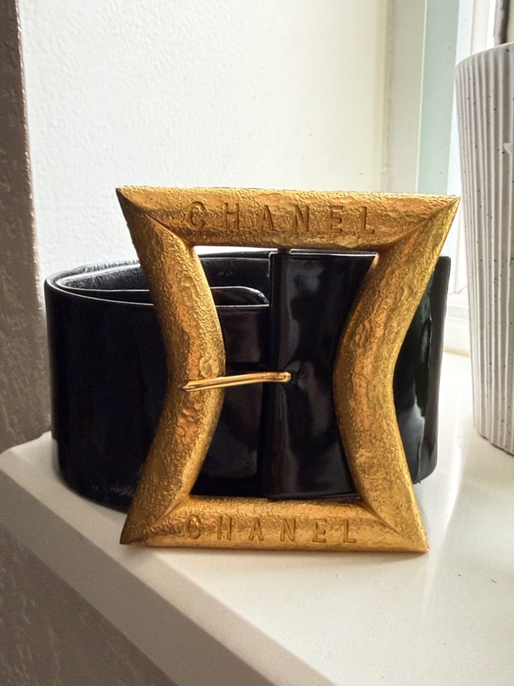 Vintage CHANEL Black Patent Leather Belt with Gold plate Buckle. xs size